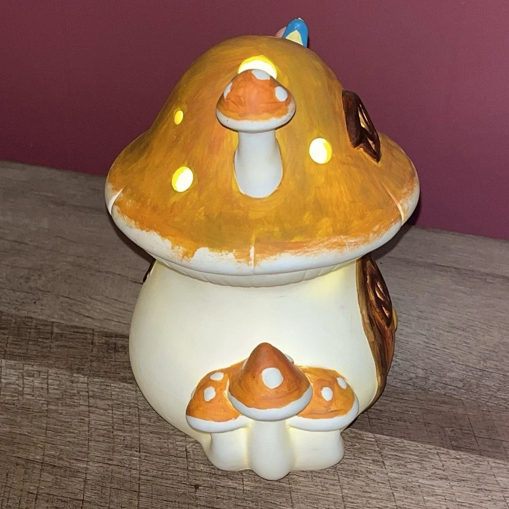 Mushroom House Garden Statue Battery‎ Powered Light Mushroom Figurine Works